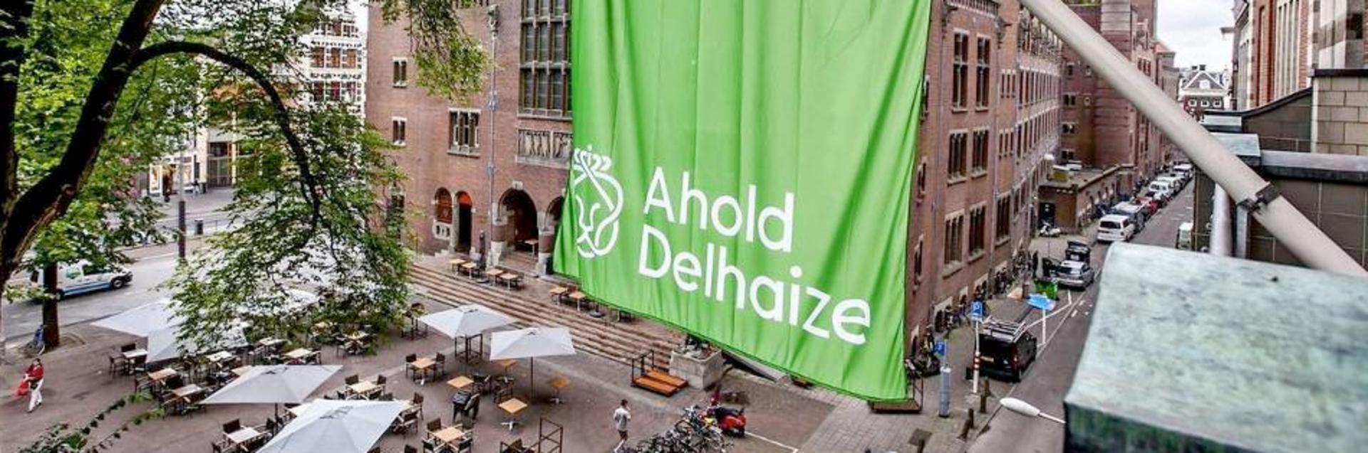 Een groene banner met het woord ahld delhie erop.