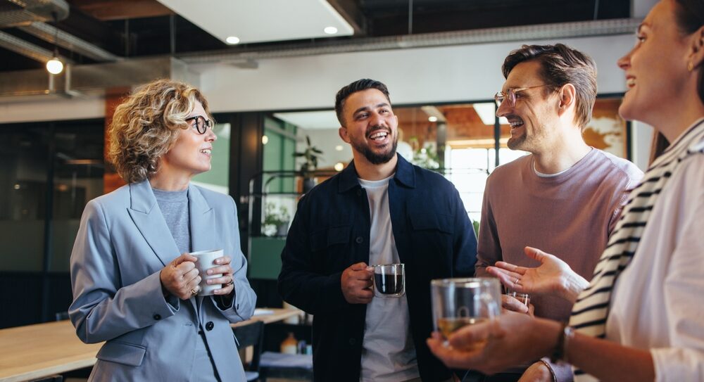 Collega's drinken koffie